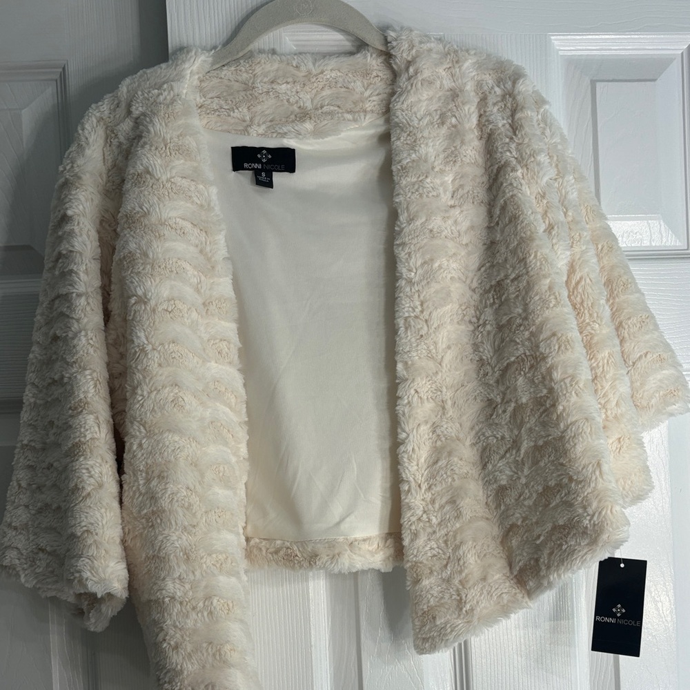 Ronni Nicole Women's Cream Sweater